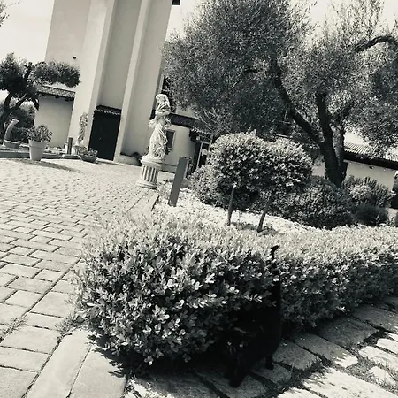 D'anzi فندق مبيت وإفطار