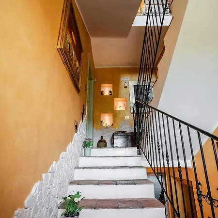 فندق مبيت وإفطار D'anzi جينوسا